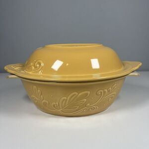 Pfaltzgraff WEIR IN YOUR KITCHEN Yellow Casserole Baking Dish With Lid